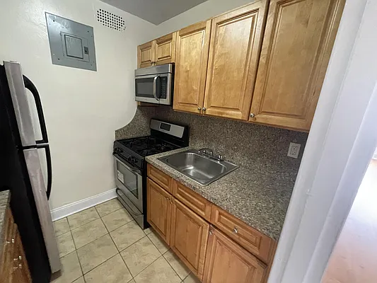 Rented by Ramsco Realty | media 6