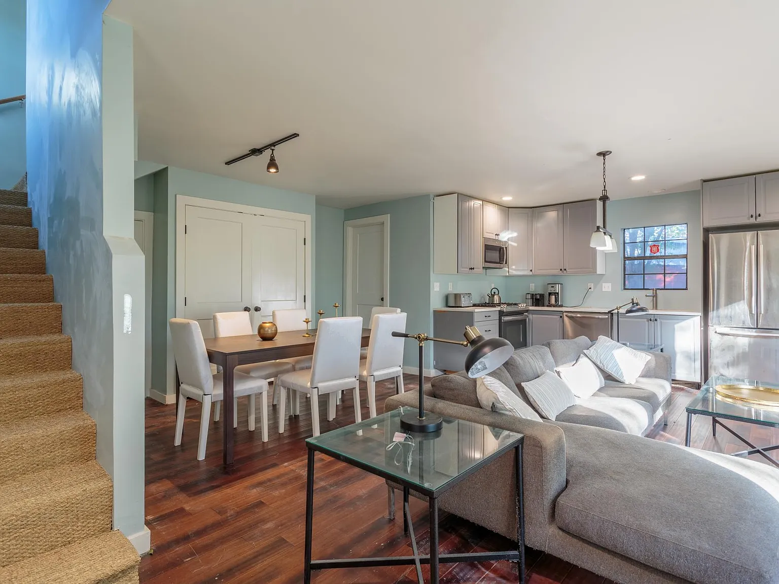 1307 Perez St — Photo 3