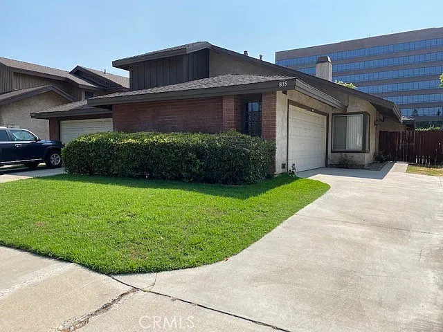 2 bed, 1100 sqft, $2,895 — Photo 1