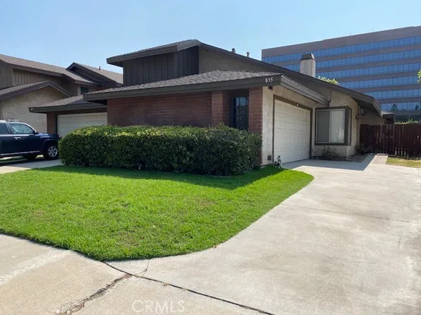 835 S Park Vine St, Orange, CA 92868