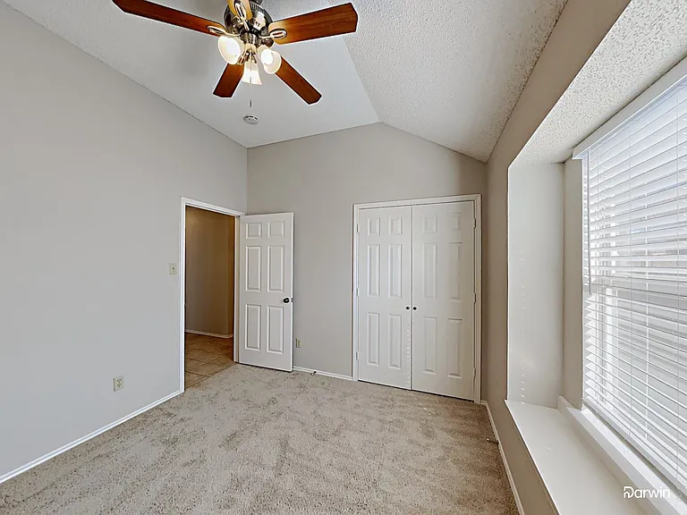 815 McComb Ln — Photo 12