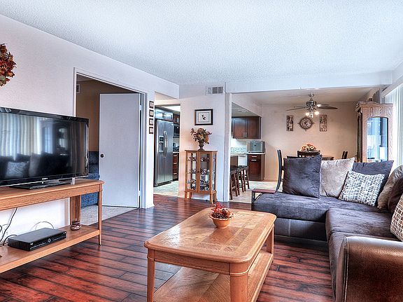 4th image of 1056 N La Breda St