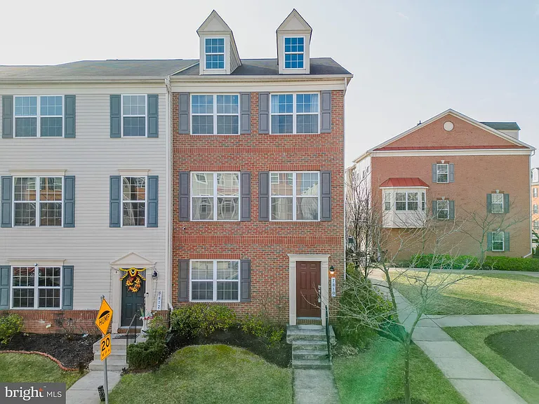 7810 Quidditch Ln — Photo 2