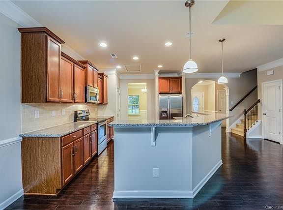 2nd image of 116 Kingston Dr