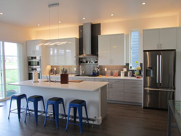 Galley Kitchen Gas Cooktop