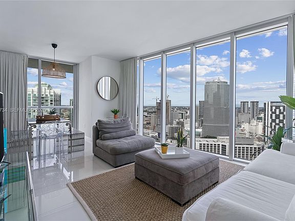 3rd image of 485 Brickell Ave APT 3904