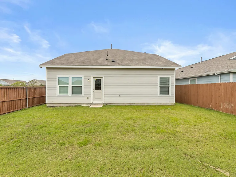2915 Acacia Dr — Photo 23