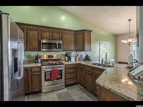 3rd image of 85 Keel Ct