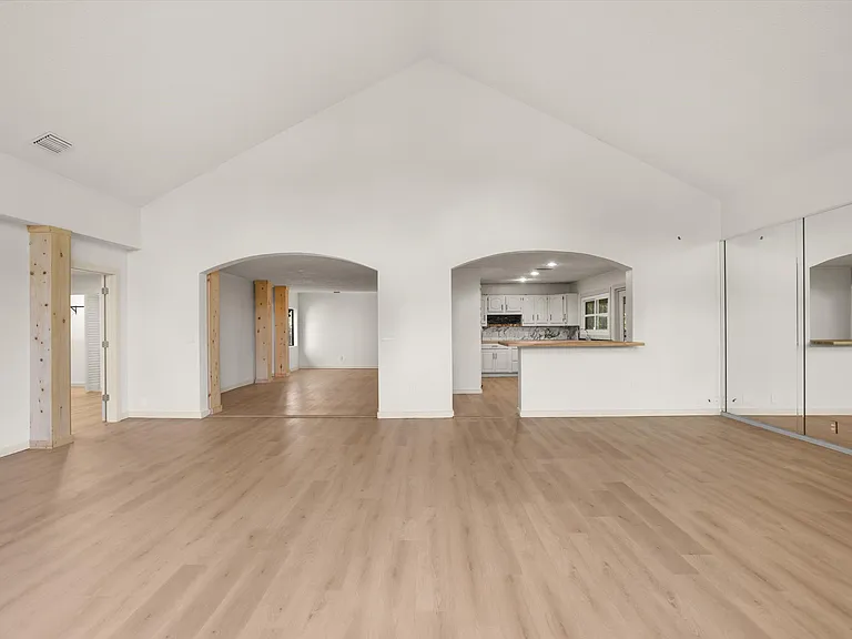 8725 Erie Ln — Photo 12