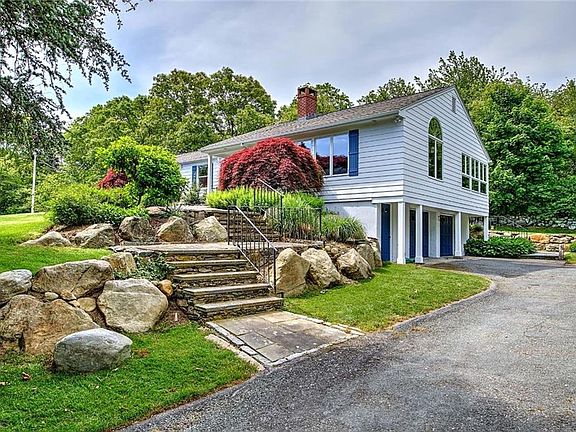 3rd image of 251 Succotash Rd