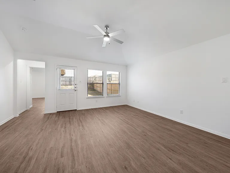 221 Fairmeade Dr — Photo 31