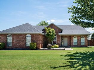 300 N Oak St, Lowell, AR 72745