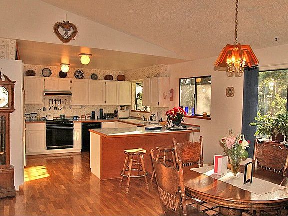 Dining, Kitchen