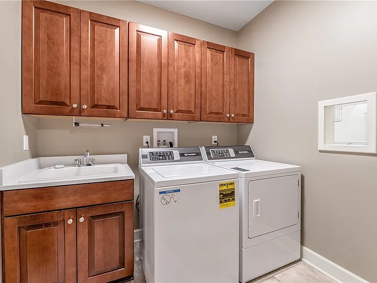 1352 Creeks Edge Dr — Photo 23