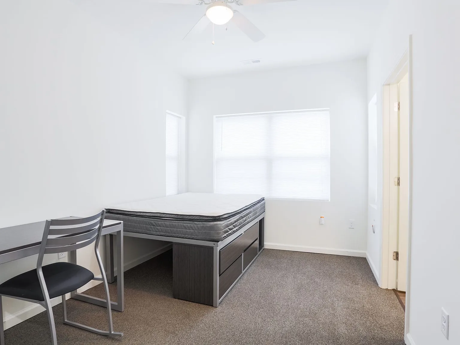 106 E Armory St - 301 — Photo 4