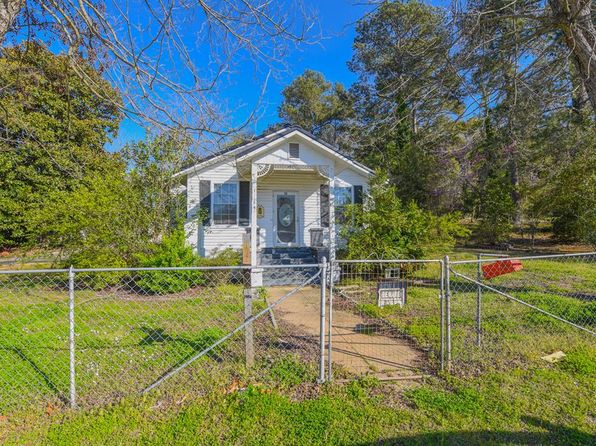 109 S Butler Ave, Calhoun Falls, SC 29628