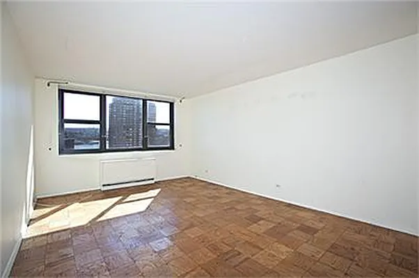 Sold by R New York | media 8
