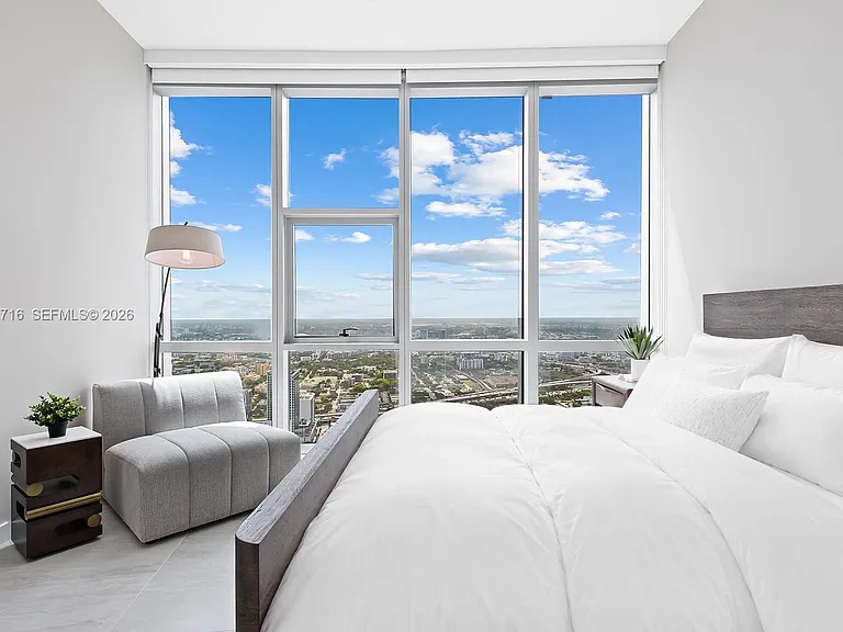 851 NE 1st Ave #Penthouse 5402 — Photo 25