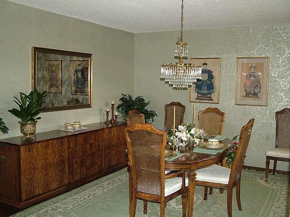 3rd image of 594 SE Leisure World --