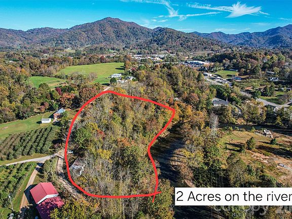 4th image of 415 Pigeon Ford Rd