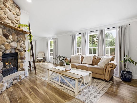 5th image of 1008 Gem Avenue