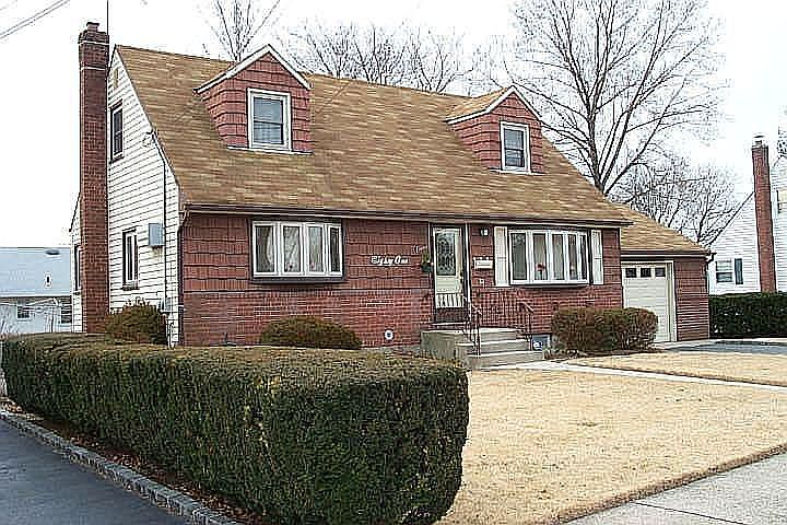 2nd image of 81 14th St