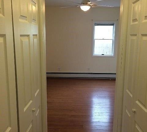 4th image of 224 E Market St APT 2