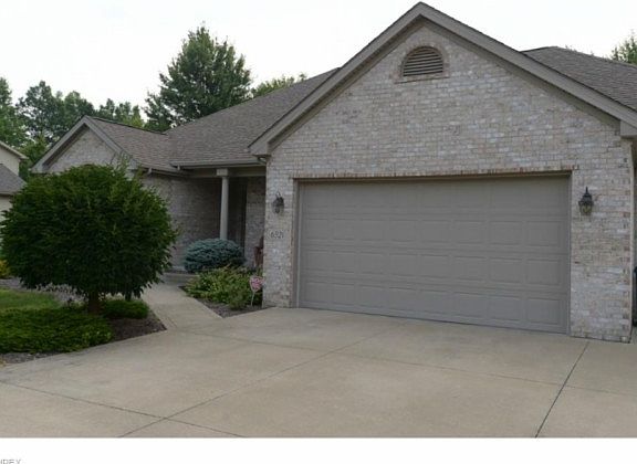 4th image of 6521 Woodridge Way