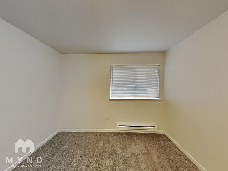 9805 Avondale Rd NE #L138 — Photo 7