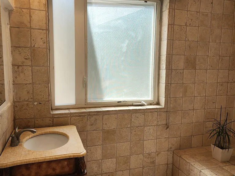1327 Kenter Ave #A — Photo 12