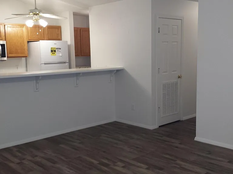 137 Rockyreef Cir — Photo 5