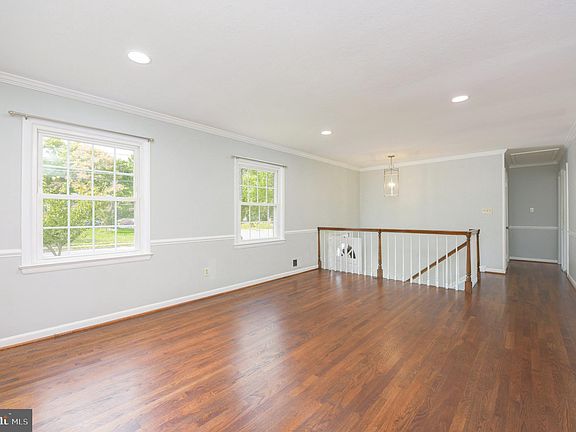 5th image of 8001 Candlewood Dr