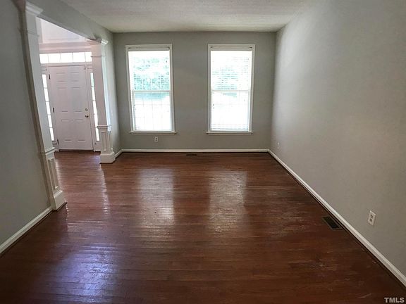 5th image of 114 Hidden Rock Ct