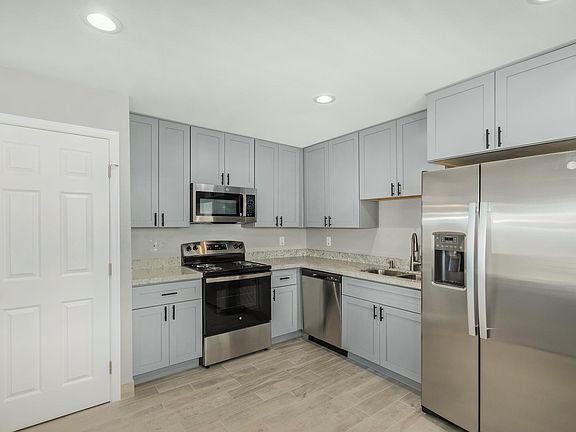 4th image of 3347 W Sierra Vista Dr