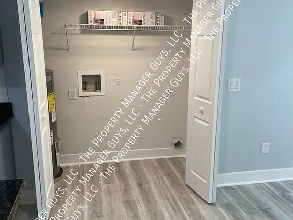 5th image of 1040 Cedar St #2