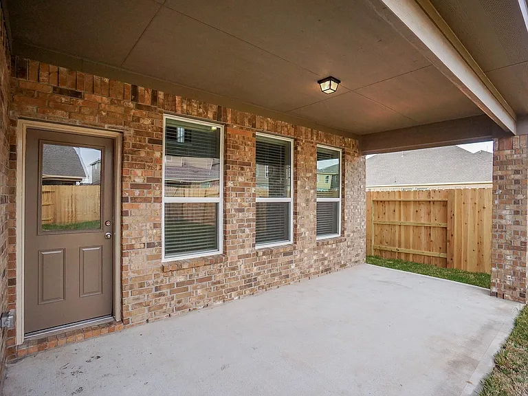 5463 Grand View Dr — Photo 31