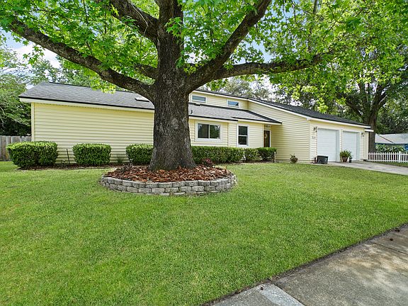 3rd image of 8549 Boysenberry Ln