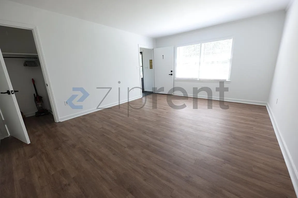 2 bed, 1100 sqft, $2,000 — Photo 4