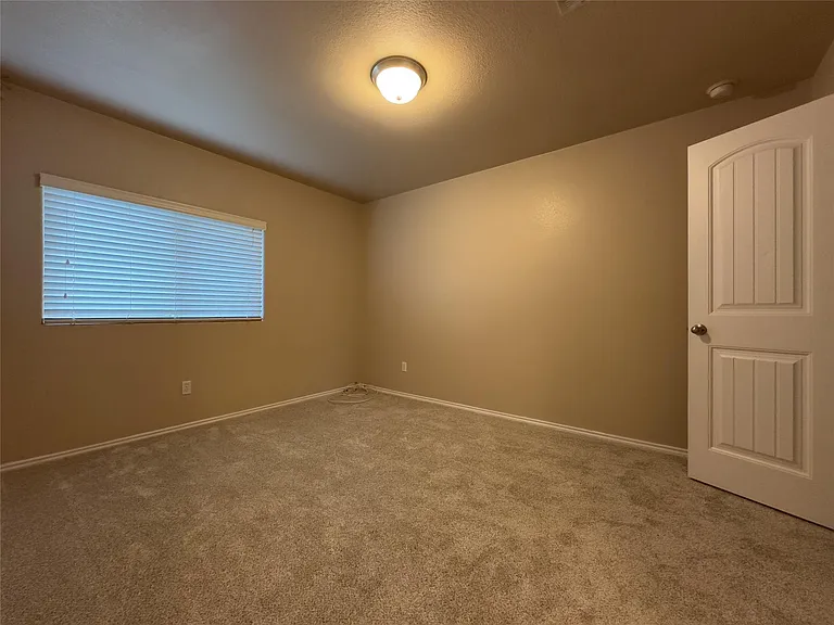19013 Mangan Way — Photo 9