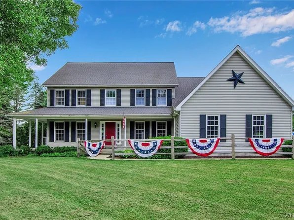 9003 Seneca Brook Est, Boston, NY 14025