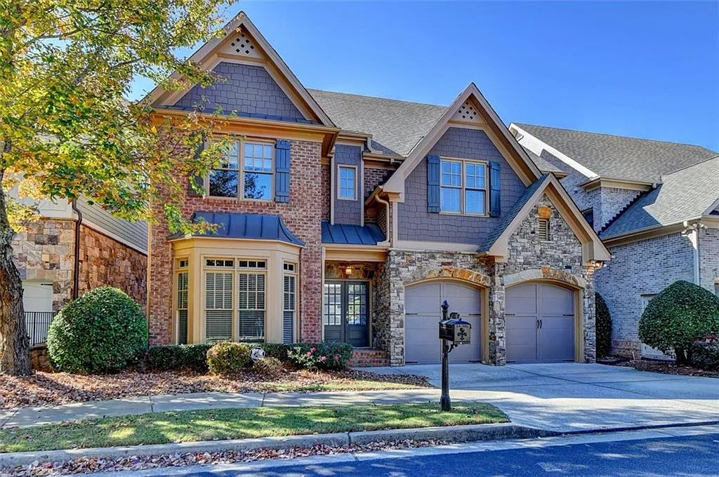 5 bed, 4.0 bath, 3750 sqft, $5,300 — Photo 2