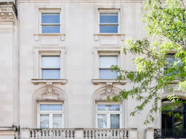 18 East 71st Street image 1 of 34