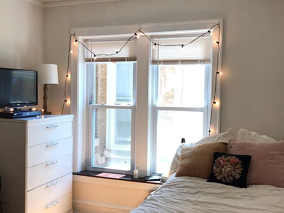 5th image of 1028 S Oak Park Ave