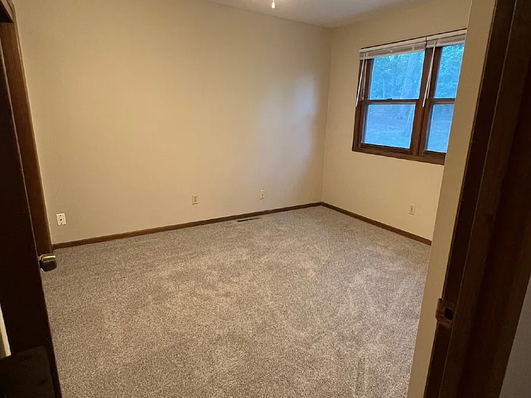 35 E Pleasant View Dr — Photo 15