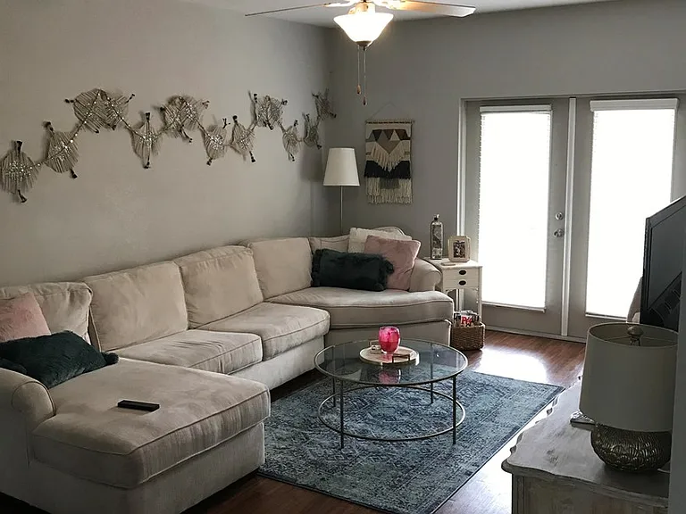 2616 W Horatio St — Photo 3
