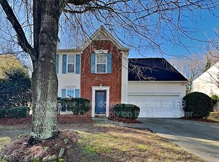 1155 Winthrope Chase Dr, Alpharetta, GA 30009