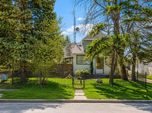 595 N Lake Rd, Richmond Hill, ON L4E 3B9