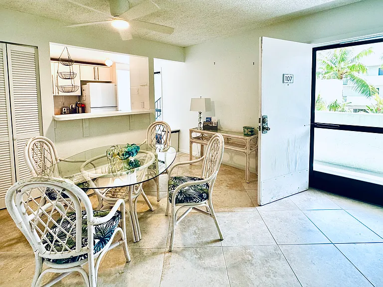 87465 Old Hwy #107 — Photo 3
