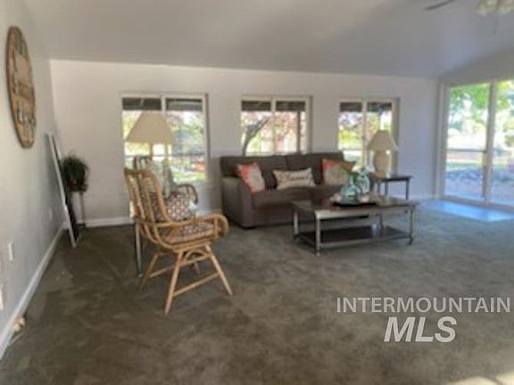 5th image of 285 Eastland Dr N