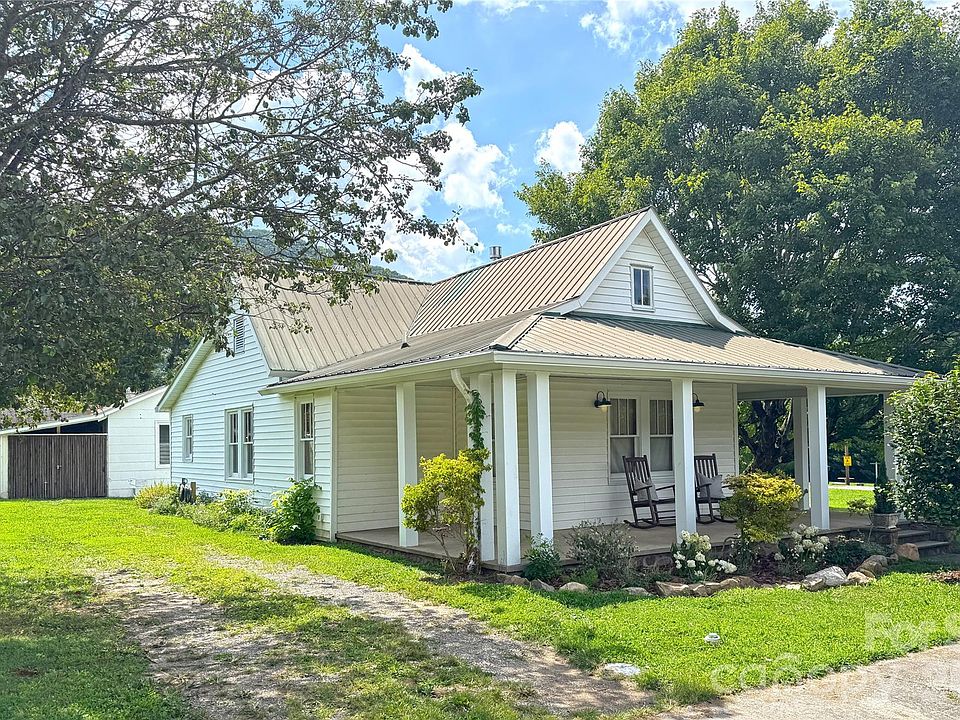 1st image of 227 Lawson St